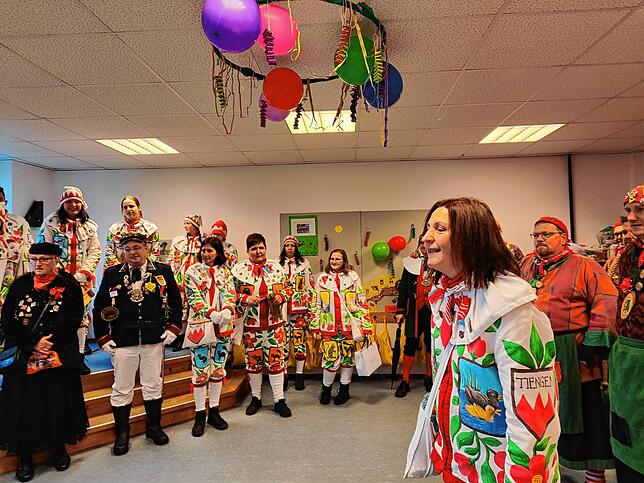 Bild 33: Fasnacht 2025: So lebendig war der Wecken in Tiengen am Schnutzigen Donnerstag - Die besten Bilder!