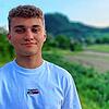 Der 16-jährige Jon-Lawrence Niklaus sieht es als selbstverständlich an, den Oberbürgermeister der Stadt zu wählen. Jedoch findet er es ...