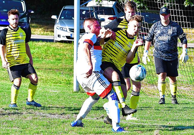 Bild 33: SV Eichsel dreht binnen drei Minuten das Spiel im Rothaus-Bezirkspokal zum 4:3-Sieg bei der SG Niederhof-Binzgen &ndash; und wir haben Bilder!