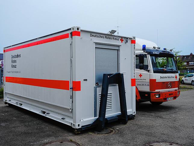 So sieht der Container zusammengeklappt aus und transportfähig aus.