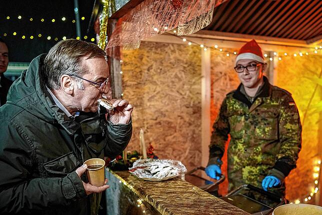 Boris Pistorius (SPD), Bundesminister der Verteidigung, besucht in Litauen die deutschen Soldaten.