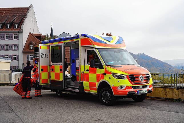 Ein Krankenwagen vor dem Klinikum Waldshut (Symbolbild).