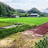 Der Zustand des Sportplatzes am Rande des Gewerbegebietes von Sipplingen, den die Grundschule als Ausweichstandort nutzen soll, ist in ...