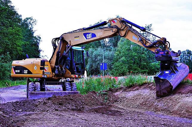 Bild 4: B 31-neu: Zwischen dem Grenzhof und der Lipbach-Brücke entsteht ein neuer Fahrradweg