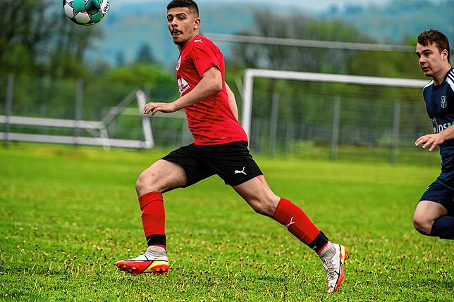 Nummer 4: Angelo Podda – hier noch im Trikot des FC 08 Bad Säckingen – wechselt vom FC Wallbach zum SV Obersäckingen.