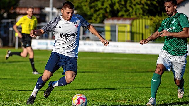 Andrej Kapetanovic vom VfB Waldshut (links) hat es in unsere Top-Auswahl geschafft.