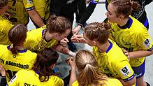 In eigener Halle im Einsatz: die Handballerinnen des SV Allensbach.