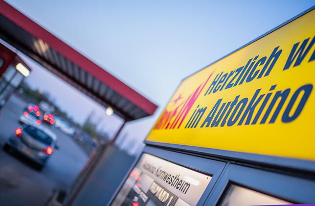In Kornwestheim (Landkreis Ludwigsburg) bereits seit Wochen möglich, in Konstanz noch Zukunftsmusik: Ein Autokino als Alternative zum ...