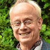 Hansjörg Küster, 63, wuchs in Stuttgart auf und lebt in Grafenhausen im Südschwarzwald. Er ist seit 1998 Professor für Pflanzenökologie ...