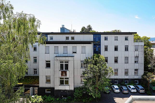 Das Radolfzeller Krankenhaus (hier die Nordansicht vom neuen Pflegeheim aus gesehen) auf der Mettnau.