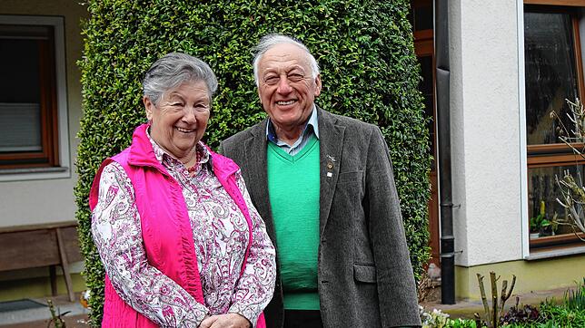 Margarete und Ewald Nübel sind seit mehr als fünf Jahrzehnten ein eingespieltes Team. Mehr als 40 Jahre haben sie gemeinsam den Mooshof ...