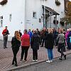 Das Stahringer Rathaus war Ausgangpunkt der knapp zweistündigen Zuhörtour, die OB-Kandidat Simon Gröger gemeinsam mit 25 Bürgern durch ...