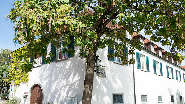 Unten der Winzerkär, darüber der Familientreff und unter dem Dach der Jugendtreff: So könnte das Bürgerhaus bereits im kommenden Winter ...
