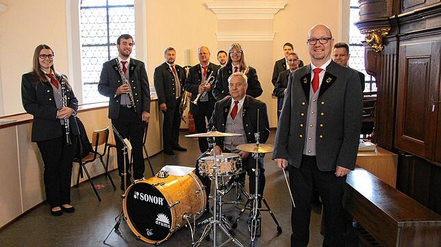 Das Patrozinium wird in der Kirche St. Johannes der Täufer Schwerzen am Sonntag, 27. Juni um 10.30 Uhr gefeiert. Das Ensemble des ...