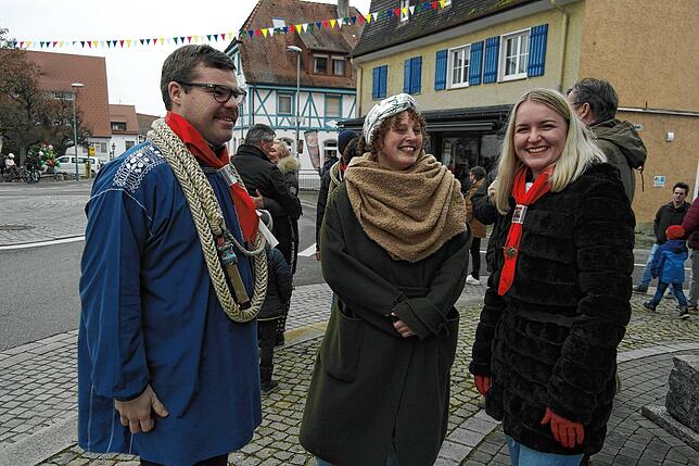 Bild 26: Bilder vom Einschnellen der Narrengesellschaft Hennenschlitter in Immenstaad