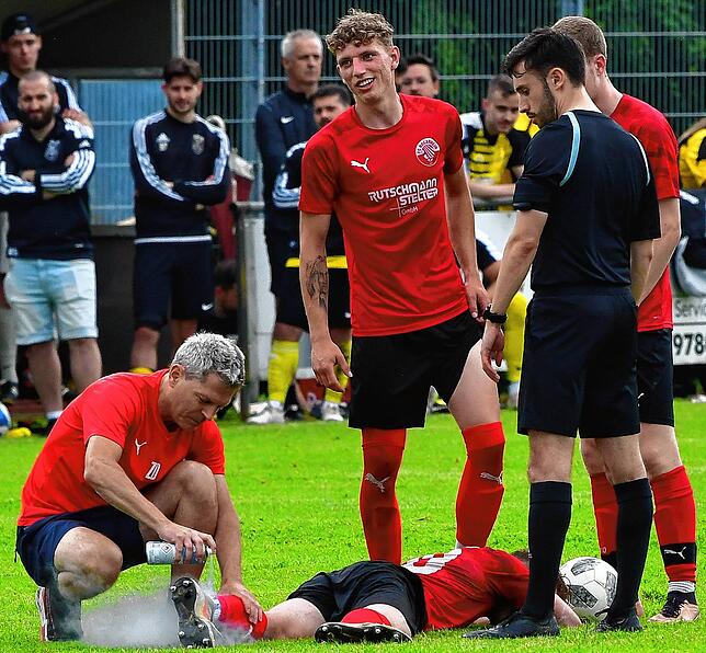 Pause: Dirk Zipfel (links) gibt beim FC Hochrhein sein Amt als Co-Trainer nach mehreren Jahren ab und legt eine Pause ein.
