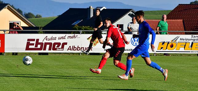 Bild 4: U19 des SC Freiburg besiegt die U18 des Team Aargau beim SV Waldhaus mit 6:0 &ndash; wir haben die Bilder!
