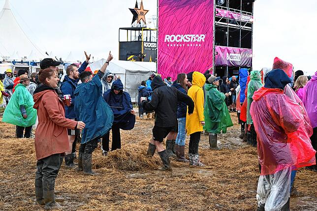 Bild 13: Dauerregen auf dem Southside 2024 - Unsere besten Matsch-Bilder!