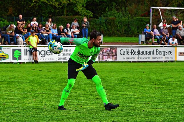 Reaktiviert: Marcel Rohland wollte beim SV Buch eigentlich mit Fußball aufhören. Nun vertritt er bis Sommer den verletzten Torhüter ...