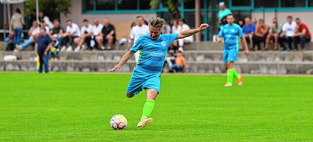 Bild 15: Ü40-Männer des FC Radolfzell stehen nach 6:0 gegen Pfaffenweiler/Ehrenkirchen im Verbandspokalfinale