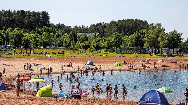 Der Brombachsee in Bayern (Archivbild). In dem Badesee in Mittelfranken hat ein Wels mindestens fünf Badegäste verletzt. Ein Polizist ...