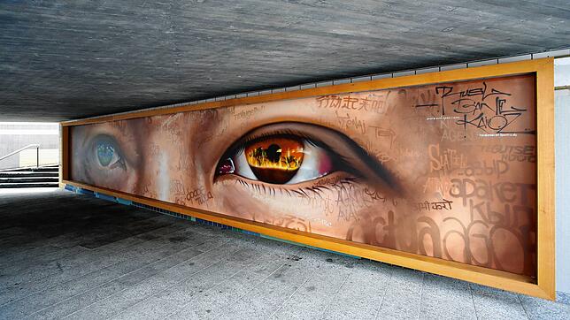 Für die Urban Art Galerie in der Marktstätten-Unterführung sind zwölf großformatige Flächen vorgesehen. Die Bilder werden in Holzrahmen ...