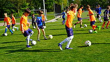 Dribbeln, Jonglieren und laufen, laufen, laufen: Das Fördertraining der Gehrenbergtalente ist anstrengend, macht den Jugendlichen aber ...