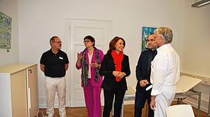 Der hohe Besuch der Politprominenz aus Berlin war vom MVZ Klettgau begeistert. Von links: Christan Saurer, die SPD-Bundesvorsitzende ...