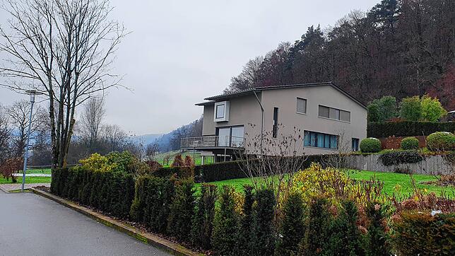 Um dieses Doppelhaus in Hohentengen dreht sich der Streit zwischen Bürger und Gemeinde.