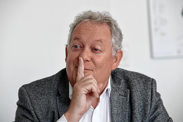 „In der Schweiz funktionieren so viele Dinge so gut, und so viele Probleme werden so schnell behoben. Was ist das geheime Rezept?“ Da ...