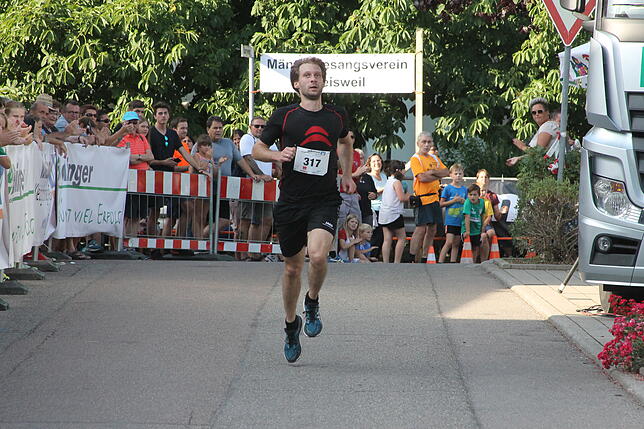 Bild 5: Hardy Flum gewinnt den 9. Klettgaulauf des TV Erzingen &ndash; und wir haben die Bilder!