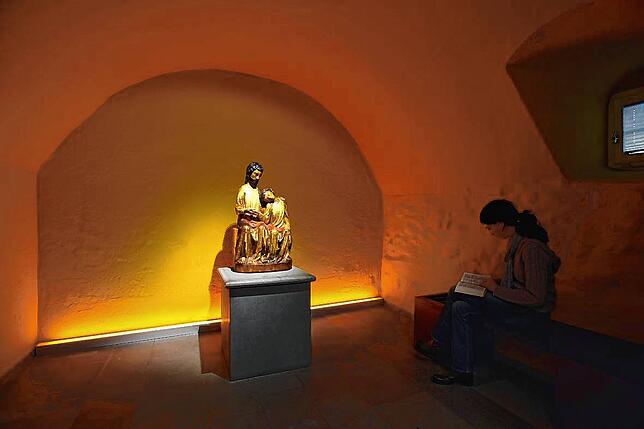 Im Inneren des kleinen Museums werden 3000 Jahre Geschichte der Bibel erzählt. Nur neun Personen dürfen laut Corona-Verordnung ...