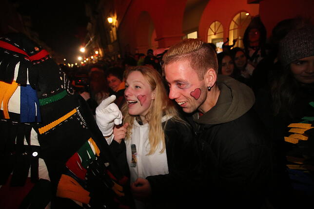 DIese beiden Besucher hatten Spaß beim Schnurren mit einem Hänsele.