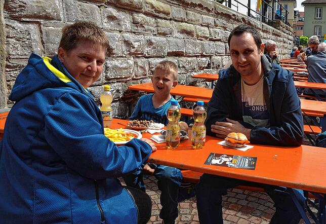 Michaela Wiemann, Sohn Ben und Michael Wiemann gehören beim Dixiefest zum Stammpublikum.
