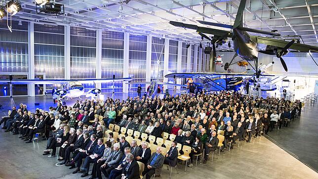 Die Feierstunde anlässlich des 50.&nbsp;Todestages von Claude Dornier fand im Hangar des Dornier-Museums statt.