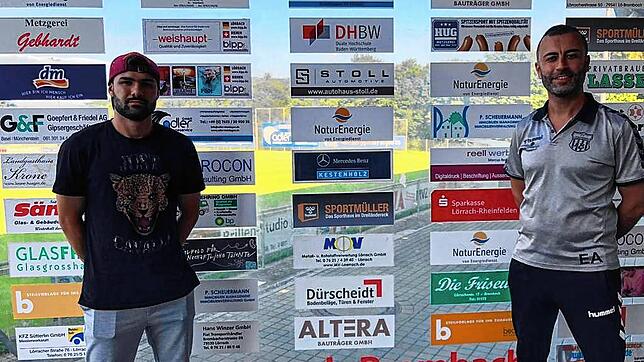 Willkommen im Grütt: Mustafa Muharenovic (links) kommt vom SV Muttenz zum Oberligisten FV Lörrach-Brombach und wird von Trainer Erkan ...