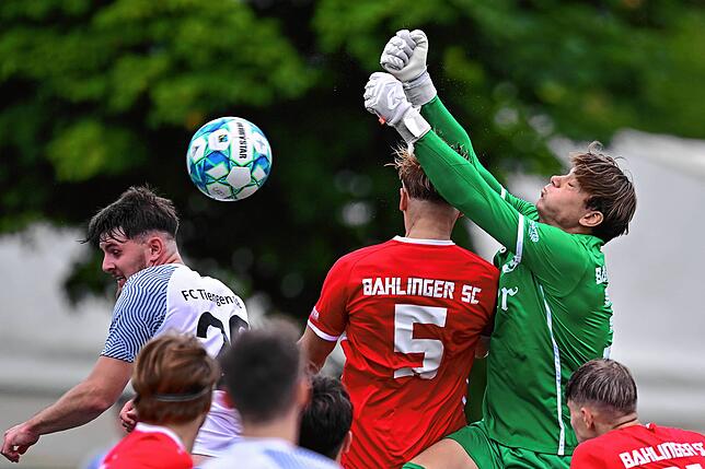 Bild 1: FC Tiengen 08 unterliegt mit 0:1 bei der U23 des Bahlinger SC – und wir haben Bilder!
