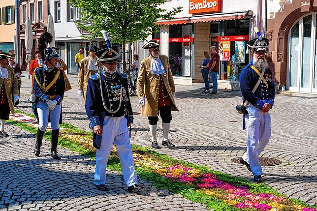 Bild 9: Fronleichnams Prozession in Villingen