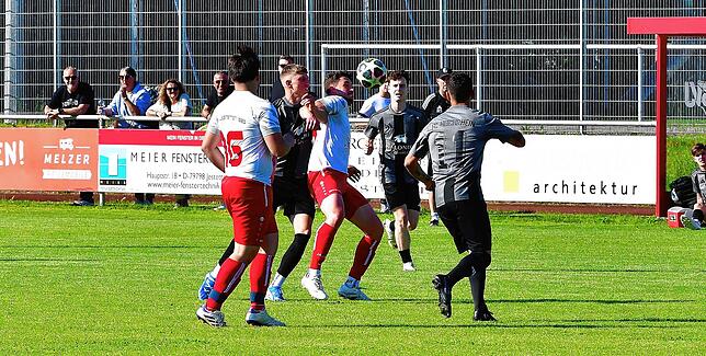 Bild 48: SV Jestetten gewinnt Kellerderby mit 2:1 gegen den FC Hochrhein – und wir haben Fotos!