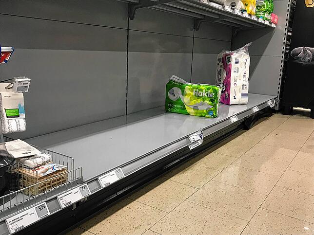 So gut wie kein Toilettenpapier mehr gab es im Rewe-Markt in Waldshut.