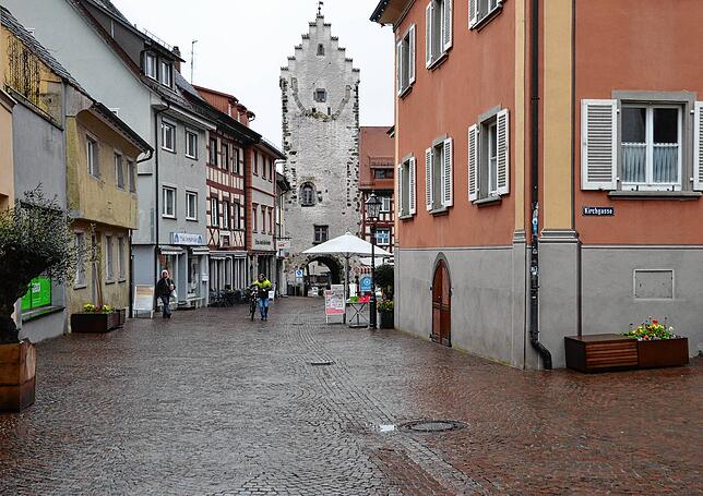 Das Pflaster auf der Marktstraße wird saniert. Außerdem wird ein Mobilitätsstreifen eingebracht.