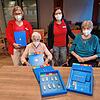 Die Betreuerinnen Marina Bächle-Merk (links) und Gerti Dietsch sind ebenso auf das Projekt &bdquo;Es war einmal... Märchen und ...