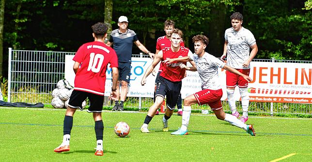 Bild 11: Die SG FC Wehr/Bergalingen startet mit einem 3:1-Sieg ins Abenteuer Verbandsliga &ndash; wir haben Fotos!
