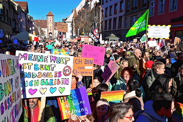 2500 Menschen folgen dem Aufruf des Bündnisses im Januar 2024 und protestieren in Villingen.