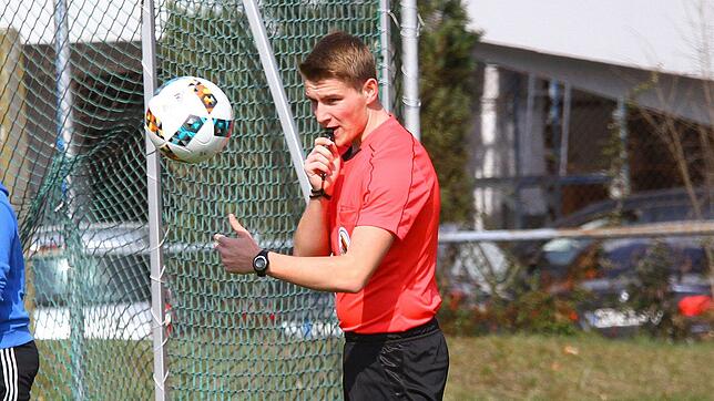 Aufstieg: Jonas Brombacher aus Kandern ist erneut aufgestiegen und kann künftig in der 3. Liga als Assistent eingesetzt werden.