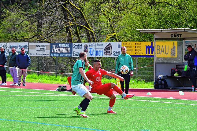 Bild 10: FC Zell besiegt den FC Tiengen 08 deutlich &ndash; und wir haben Bilder!