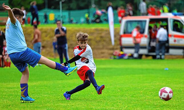 Bild 22: Beim großen Fußballturnier der Radolfzeller Grundschüler zeigen die Nachwuchskicker ihr Talent