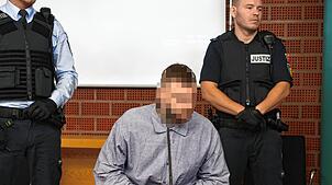 Der damals angeklagte Marcel K. im Landgericht Konstanz am ersten Tag des Prozesses im Mordfall Sabrina P. Nun ist klar: Das Mordurteil ...