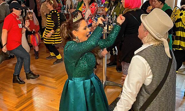 Bild 8: Rathaussturm in Owingen: Die schönsten Bilder des traditionellen Highlights!