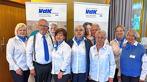 Margret Stickel (von links), Karlheinz Speicher (Vorsitzender), Pompilia Speicher, Petra Steps, Johann Küfner, Monika Fritschi, Ingrid ...
